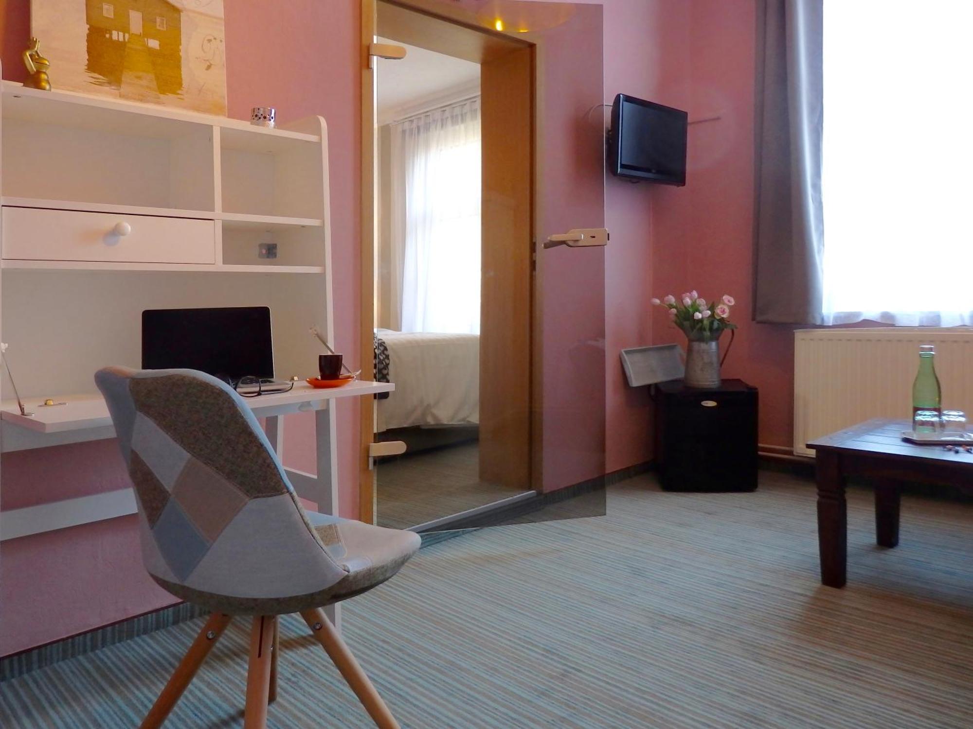 Strandhotel Villa Louisa & Appartementhaeuser Villa Josephine Und Villa Christine Juliusruh Rom bilde