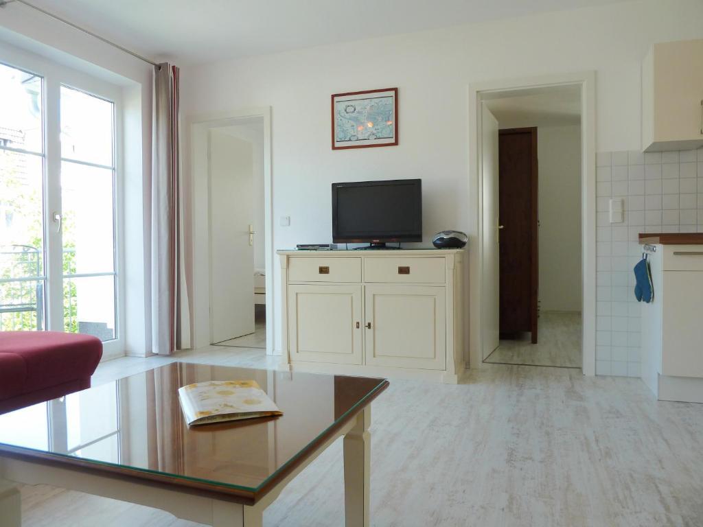 Strandhotel Villa Louisa & Appartementhaeuser Villa Josephine Und Villa Christine Juliusruh Rom bilde